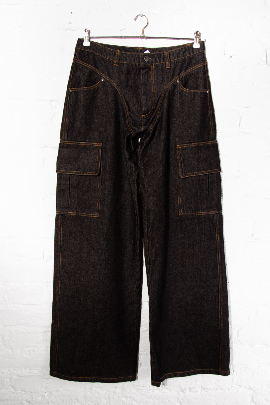 Cargo Jeans in Black - Sample
